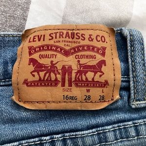 Levi jeans